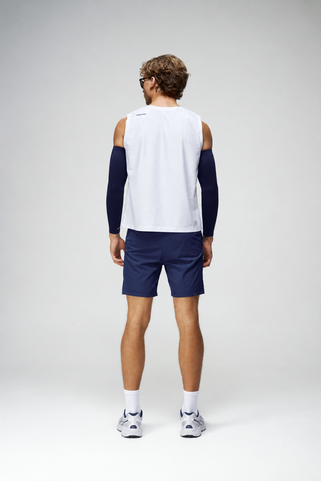 Cooling Arm Sleeve in Navy