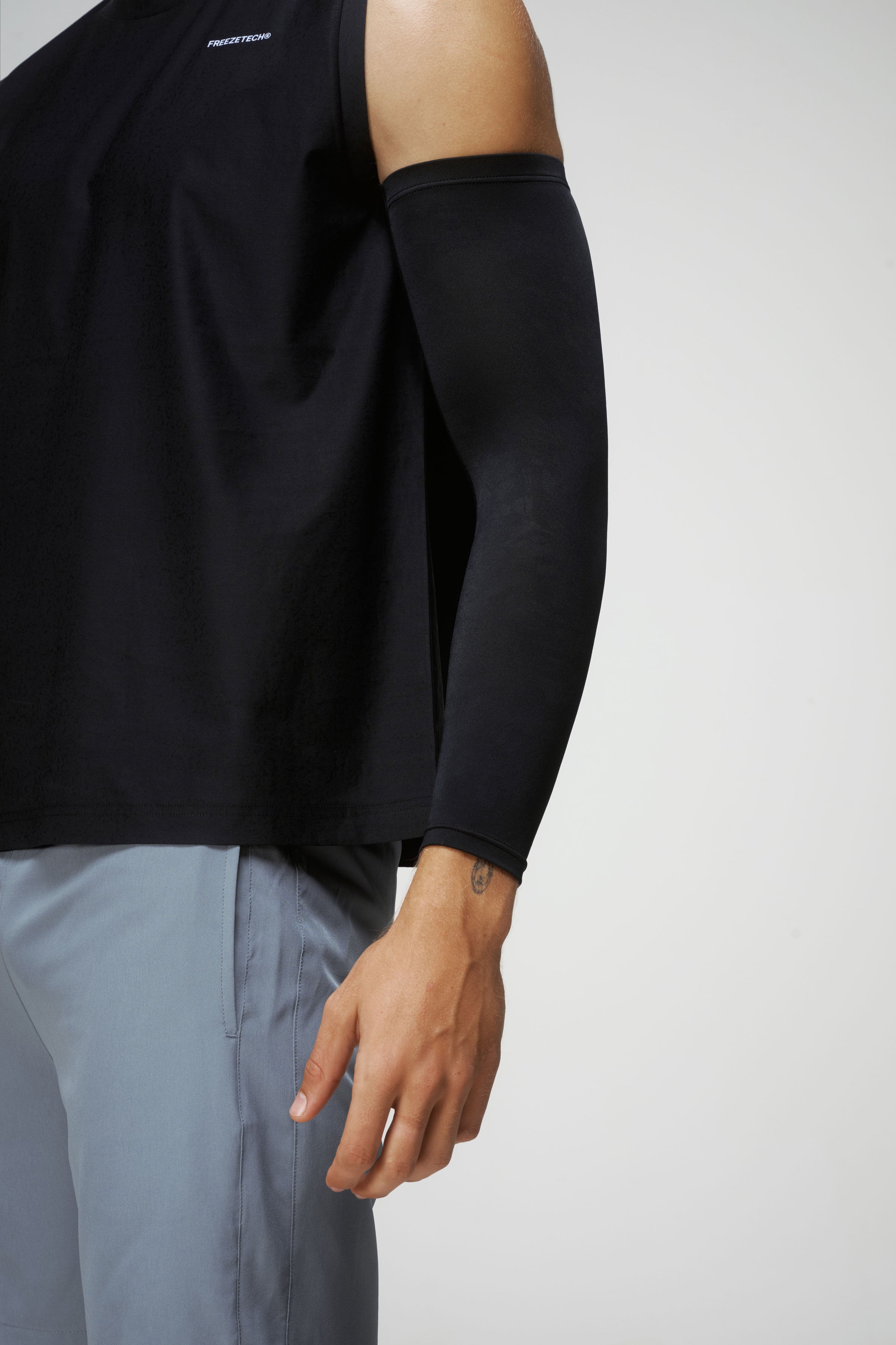 Cooling Arm Sleeve in Black