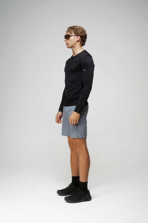 Crew Neck Long Sleeve Shirt in Black