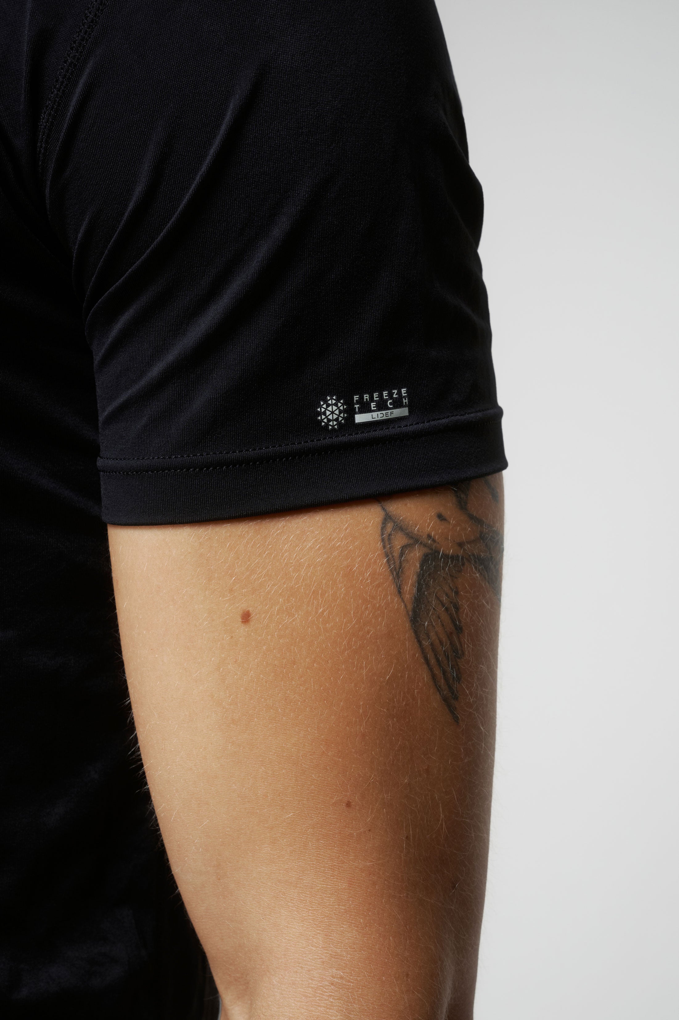 Crew Neck Short Sleeve Shirt in Black